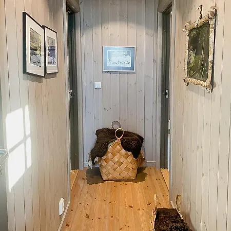 Enjoy The Calm Setting Of Cozy Family Etnedal