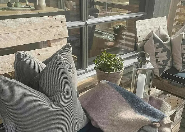 Enjoy The Calm Setting Of Cozy Family Etnedal